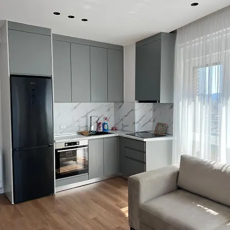 Escape Luxury 2 ティラナ